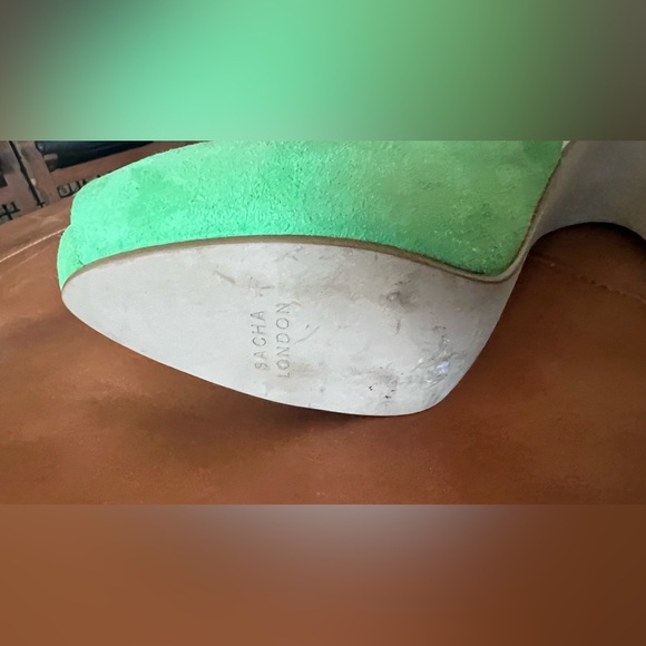 Sasha London Shoes Neon Green Sued Leather Peep Toe Shoes with 4” hills size 6.5 - Picture 5 of 9